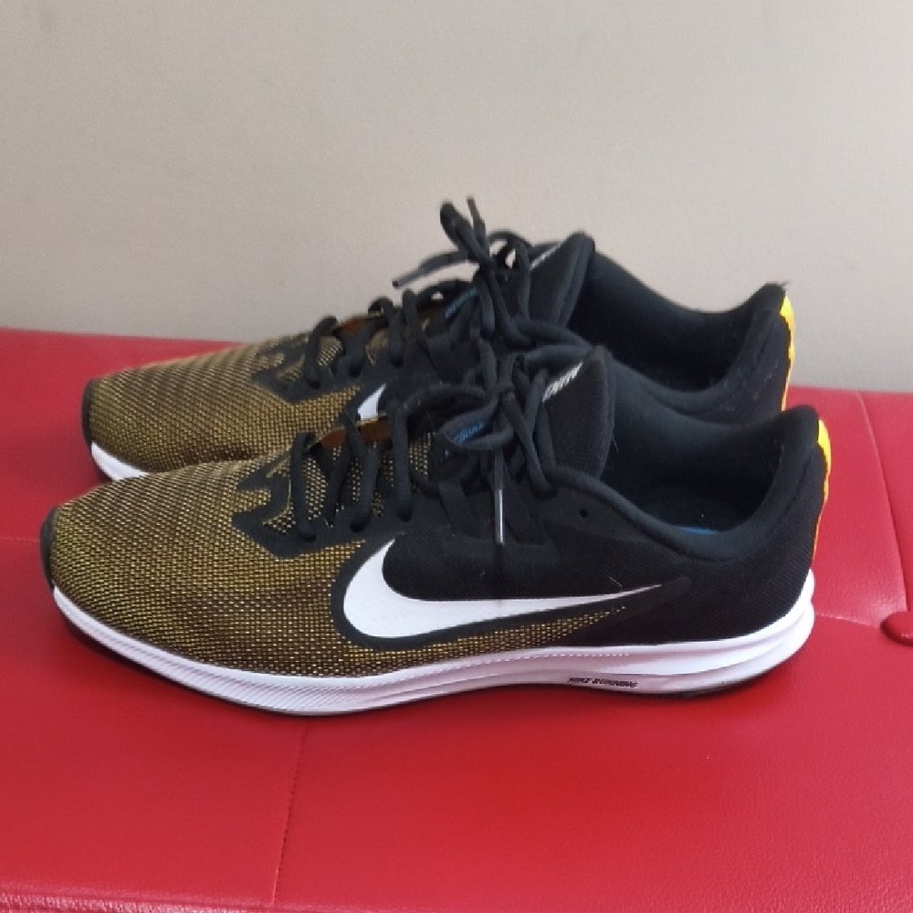 Nike Black and Yellow Running Shoes